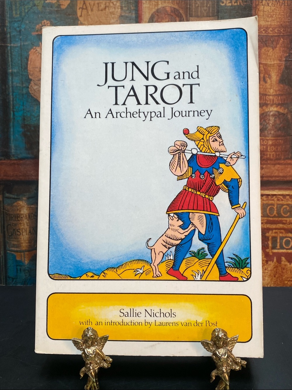 BOOK - Jung and Tarot An Archetypal Journey by Sallie Nichols 1984